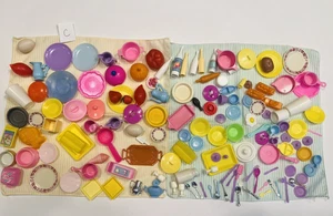 Puppenzubehör Konvolut Barbie & andere kleine Puppen Küche Geschirr Essen Set C BIN39 - Bild 1 von 16
