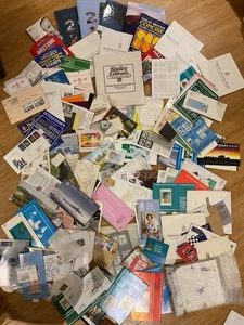 sellos, caja transparente en su mayoría Guernsey y Jersey. 9,2 kg. NB13 - Imagen 1 de 12