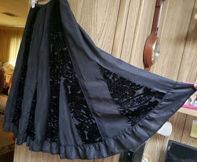 Maxi Falda CHICO'S Terciopelo Seda Encaje Burnout Forrada Negra Talla 2 Caprichoso Fluido Foto 1 de 4