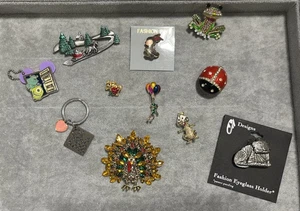 Lote mixto de 11 joyas inspiradas en animales gato pavo rana dama insecto ardilla oso - Imagen 1 de 24