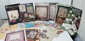 Großes Paket 47 Kreuzstich Nadelspitze Makramee Häkeln etc. Musterkarten ANSEHEN - Bild 1 von 14