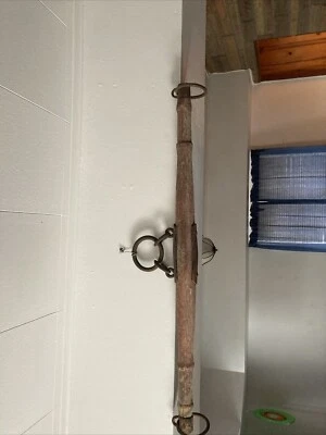 Yugo sólido de cambio de siglo  Foto 1 de 4