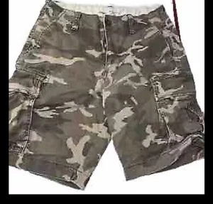 Old Navy CAMO CARGO Shorts Snap Pockets 10”Inseam Tan Green Lived In Straight 29 - Picture 1 of 11