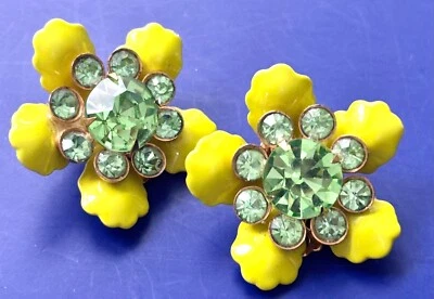PENDIENTES VINTAGE CON CLIP DE DIAMANTES DE IMITACIÓN EN FLORES, ESMALTE AMARILLO NEÓN, VERDE BRILLANTE💛💚 Foto 1 de 4