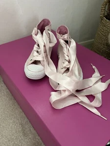 Converse All Star High Tops Größe 5. Einmal getragen. Sonderedition mit Bändern - Bild 1 von 3