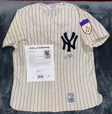 Camiseta Yogi Berra "HOF 72" Inscripción Firmada Mitchell & Ness M&N Autógrafo PSA Foto 1 de 4