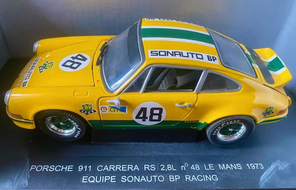 PORSCHE 911 CARRERA RS 2.7L 1973 1/18 UNIVERSAL HOBBIES EQUIPE SONAUTO BP RACING - Immagine 1 di 4