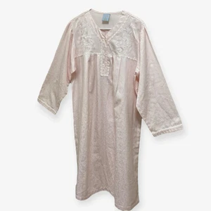 Go Softly PXL Langarm Nachthemd — Iridescent Pearl Damast Petite XL - Bild 1 von 9