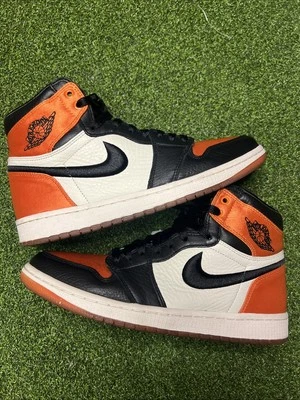 Talla 9.5 - Air Jordan 1 Retro OG Alto Satén Roto Tablero Trasero W Foto 1 de 4