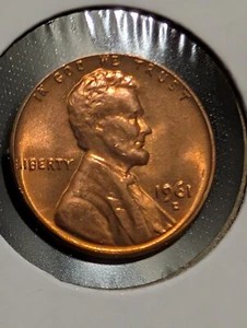 1961-D Red Gem Lincoln Cent Brilliant Uncirculated FAST FREE S&H with tracking - Picture 1 of 2