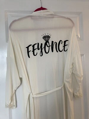 Boohoo Bride To Be Fiance Feyonce Vestido Vestido Mediano Blanco Foto 1 de 3