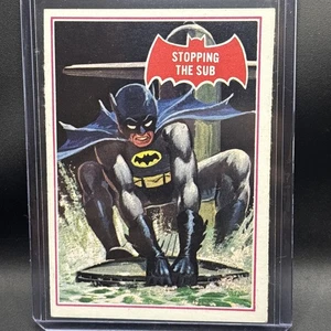 1966 Topps Batman Red Bat # 39A Stopping the Sub - Bild 1 von 6