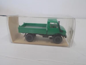 WIKING ~ MERCEDES-BENZ GREEN UNIMOG TRUCK ~HO SCALE - Picture 1 of 4