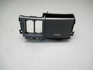 Cenicero MAZDA 3 BL 1.6 MZR BBM9-64633 año 2010 (251) - Imagen 1 de 10