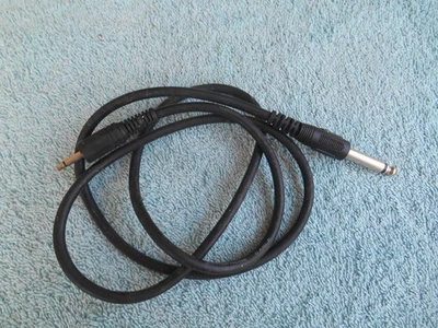 HIGH GRADE LOW NOISE MICROPHONE CABLE 1/4" Male to 3.5mm Male. 3 FOOT LONG. - Image 1 of 4