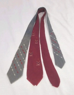 Webb Young New Mexico Wool Tie 1930s 1940s VTG Wool Plaid Burgundy Red Fringe - Image 1 of 4