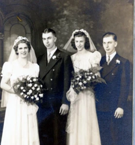 Vintage Beautiful Bride, Groom & Bridal Party Portrait Photo Art Deco Frame - Picture 1 of 3