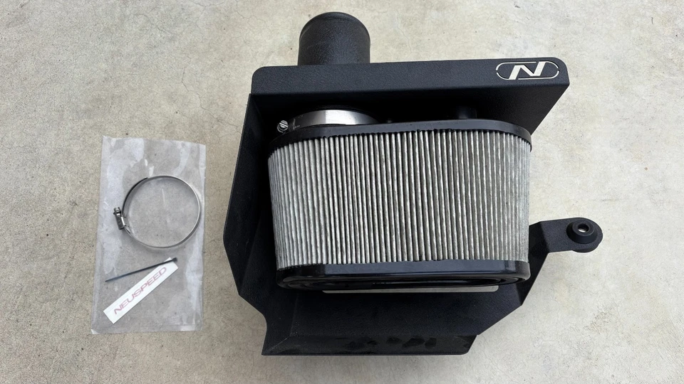 Kit de admisión de aire Neuspeed | P-FLO • MQBe 2,0 L EA888,4e TSI Golf R Mk8, S3 8Y Foto 1 de 4