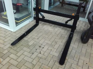 New Quicke ALO 2500Kg Pallet Fork Set 2500KG Euro Brackets 122cm Telehandler - Picture 1 of 5