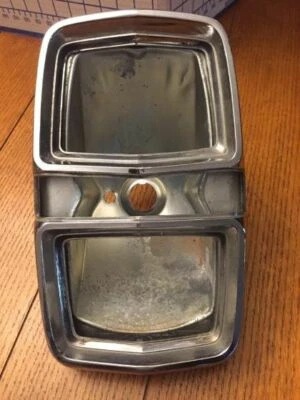 Ford Fairlane 1967 luz trasera Foto 1 de 4