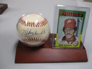 Mike Schmidt Single Signed Baseball w/ 1975 Topps Card EX-MT & Stand (35) - Picture 1 of 5