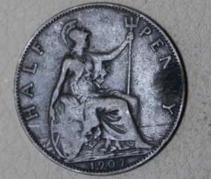 * 1907 CIRCULATED TONED HALF PENNY  ENGLISH AS IMAGED  #MQT82 - Picture 1 of 6
