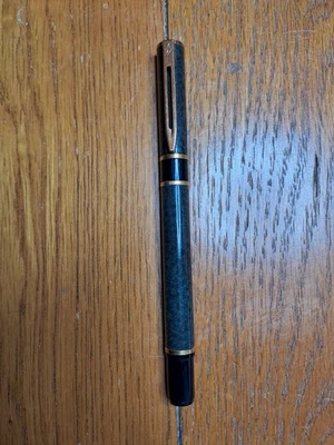 Vintage Waterman Laureat fountain pen Green Marble With Gold Trim - Image 1 of 4