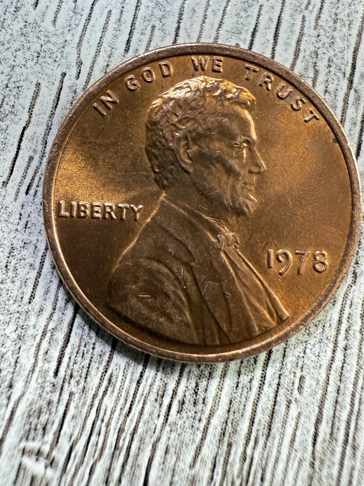 1978 No Mint Mark One Cent Lincoln Coin  - Image 1 of 4