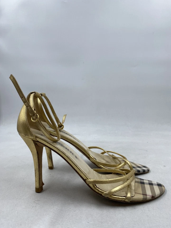 Tacón de aguja de cuero a cuadros dorados Burberry con tiras altas W 8,5 Foto 1 de 4