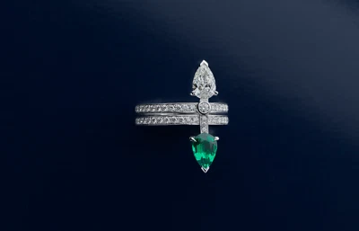 Modern Classic Double Band Design With Emerald & White Simulated Sapphires Ring - Image 1 of 3