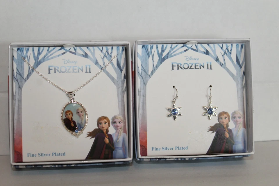 Disney Frozen II "live Your Truth" Pendant Necklace Sisters Together MINT
