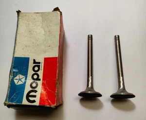 1963-1966 Dodge Truck 318V8 Exhaust Valves Set of 2 2406774 NOS - Picture 1 of 5