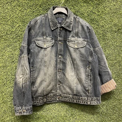 Chaqueta Denim Izod Mediana Estilo Camionero Perfecto Desvanecimiento y Usar Denim Suave Ajuste Bonito Foto 1 de 4