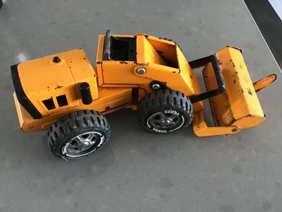  TONKA VINTAGE FRONT END LOADER Yellow Pressed Steel. (52930) - Image 1 of 4