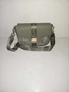 Steve Madden BMove Umhängetasche olivgrün Nylon Utility Tasche gebraucht, in einwandfreiem Zustand - Bild 1 von 7