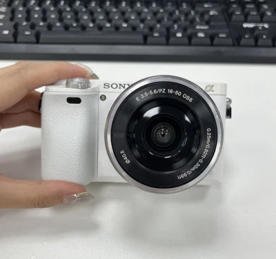 Sony Alpha α6000 24.3MP Digital SLR Camera with E PZ 16-50mm Power Zoom Lens - Image 1 of 4