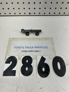 Emblema de guantera personalizada para camioneta Ford #D3TB-1004460-AA - Imagen 1 de 4