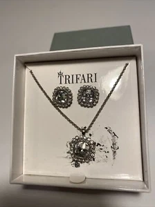 Crown Trifari Necklace And Earrings Set Clear Stones Silver Tone Chain Signed - Picture 1 of 4