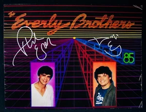 THE EVERLY BROTHERS ~ Libro de gira de conciertos de verano de 1985 autografiado raro por Phil & Don - Imagen 1 de 4