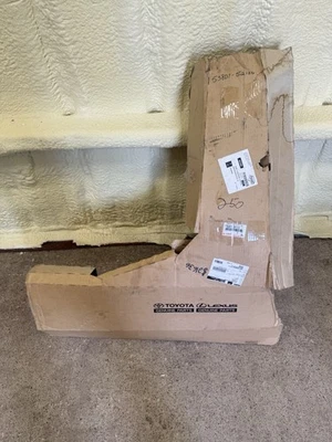 Genuíno Toyota FENDER SUB-ASSY, RH 53801-52130 NOVO FABRICANTE DE EQUIPAMENTO ORIGINAL Toyota Prius C - Imagem 1 de 4