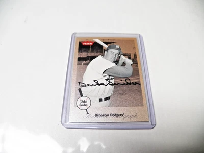 2002 Fleer Greats Auto Duke Snider on card signature HOF Beautiful!! - Image 1 of 2