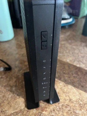Netgear N600 WiFi Cable Modem Router 300+ Mbps - Image 1 of 4