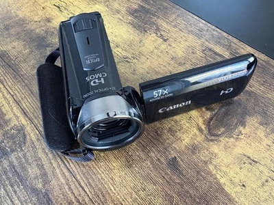 Canon Vixia HF R500 Video Camcorder 32x Optical 57x Zoom with accessories MINT - Image 1 of 4
