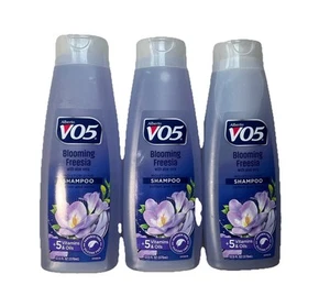 3x Alberto VO5 Blooming Freesia w/ Aloe Vera Shampoo, 12.5 oz. (370ml) - Picture 1 of 1
