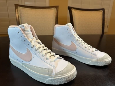 Nuevo Nike Blazer Mid 77 Zapatilla Zapatos Blanco Rosa Talla US 7Y Foto 1 de 4