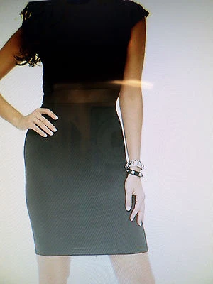 Vestido vaina para mujer Kardashian Kollection con inserción de malla Foto 1 de 4