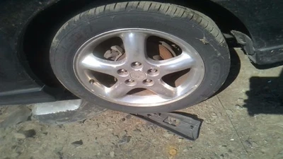 Rueda cupé 17x6-1/2 5 radios cromada compatible con 01-02 STRATUS 30421805 Foto 1 de 4