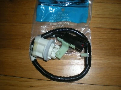 Nuevo de Lote Antiguo 1992-1996 Ford Crown Victoria Techo Marcador Lámpara Enchufe y Cableado F2AZ-13234 Foto 1 de 2