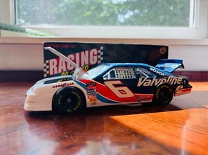 RCCA Mark Martin #6 Valvoline Thunderbird Diecast Collectable Replica 1:24 - Picture 1 of 3