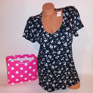 Camiseta Victoria Secret ROSA NEGRA BLANCA FLORAL CUELLO EN V MANGA CORTA NUEVA - Imagen 1 de 6